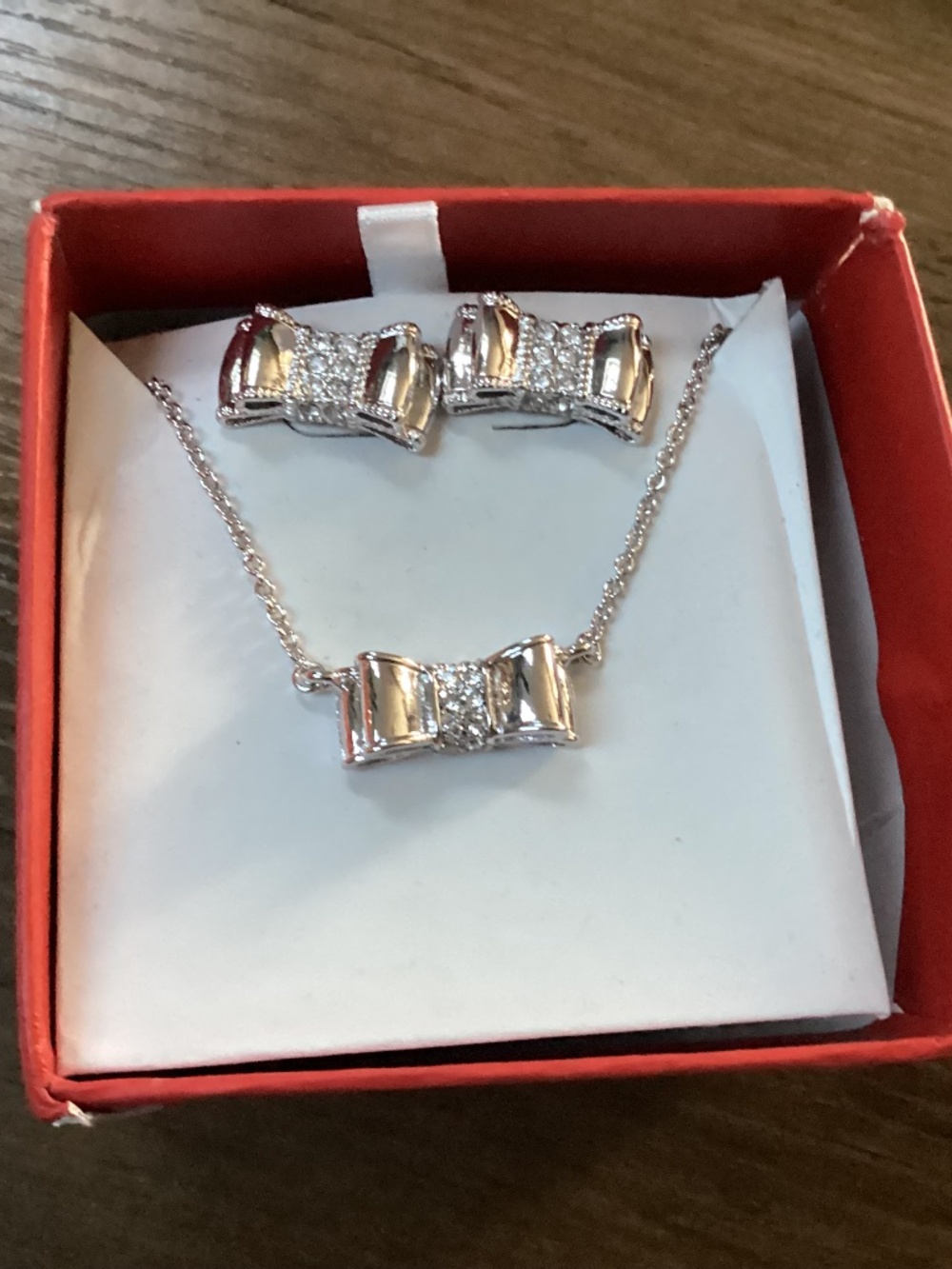 Kate Spade Silver Bow Necklace and Earrings Set New without tag